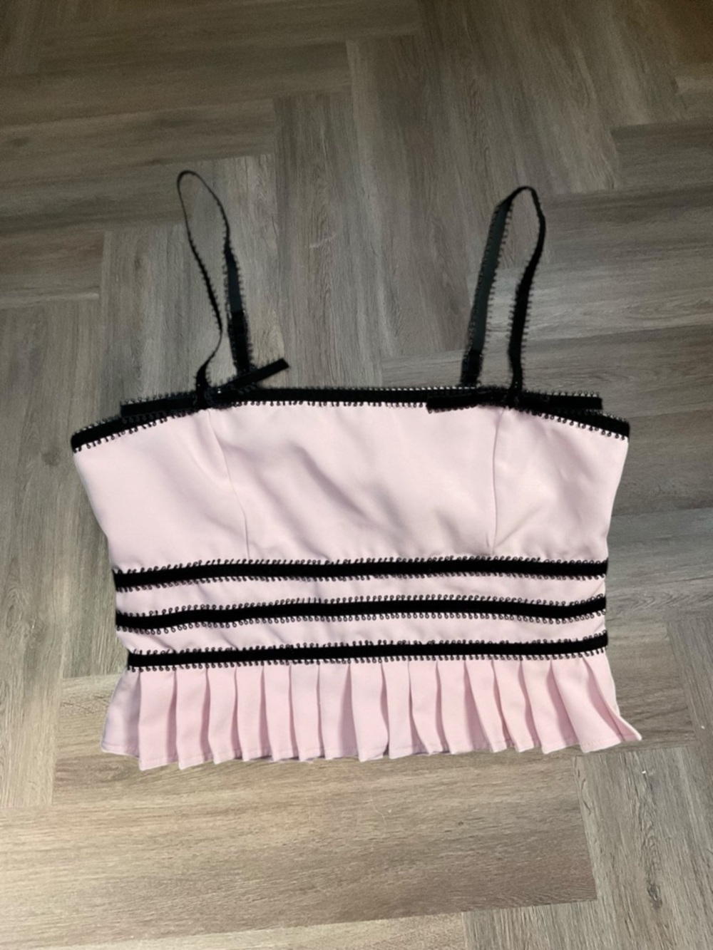 Forever 21 Coquette Lace Trim Bow Pleated Cami Top Womens Medium Pink Black Doll